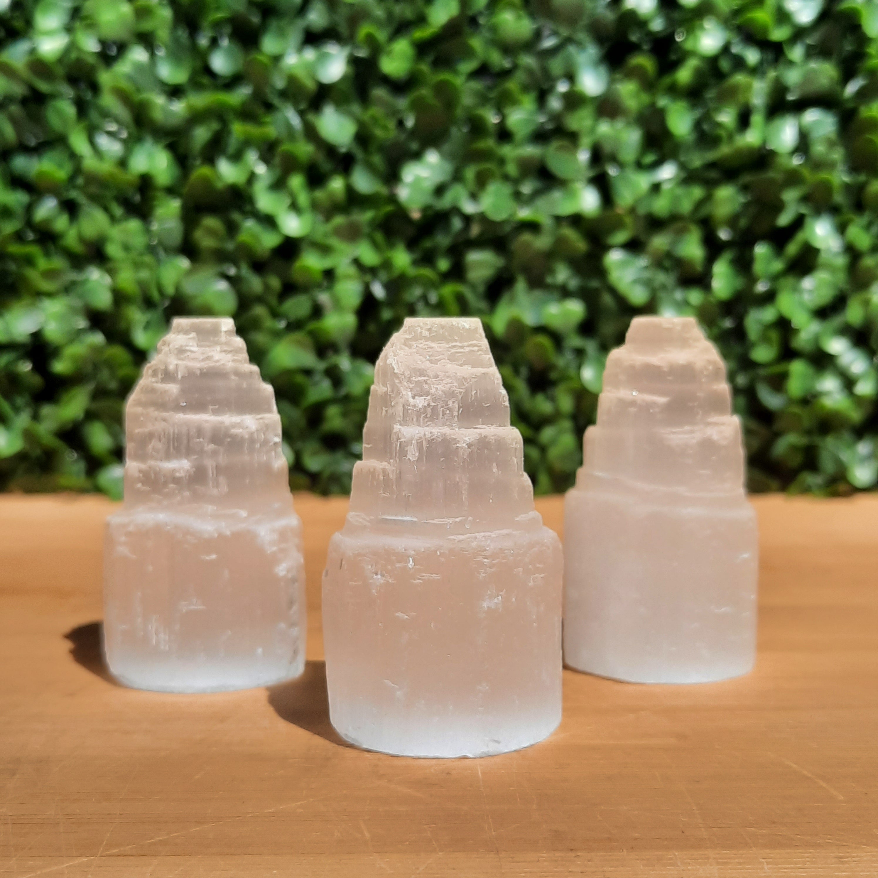 Natural Selenite Satin Spar Point Crystal Quartz Dowsing Pendulum – Dowser Scrying – Green Cross Toad